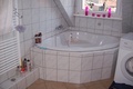 Schöne 2 Zimmer Wohnung in Essen Holsterhausen, Bad mit Eckbadewanne 51551