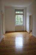 Schöne 5-Zimmer Altbauwohnung mit Balkon 373022