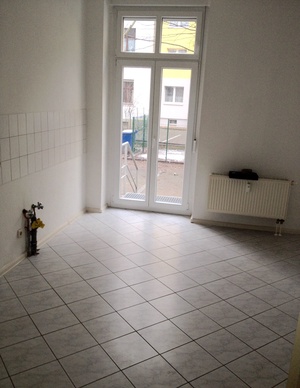 Preiswerte  freundliche sonnige 2-R-Wohnung im EG ca. 82,00 m² in Magdeburg -Stadtfeld WG geeignet ! 621433