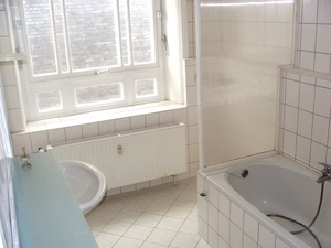 Große, helle 3 Zimmer Wohunug 120qm 13552