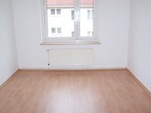 Sonnige schöne 3-Raum-Wohnung in Magdeburg, Fermersleben,mit  Balkon im 2.OG ca. 70 m², 355551