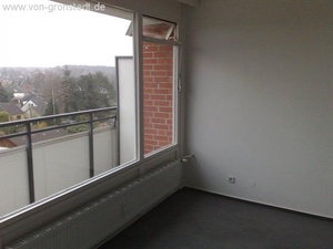 Top-vermietet: Großes 3,5 Zimmer Penthouse über 2 Ebenen mit Dachterrasse und 2 weiteren Balkonen im Zentrum von Henstedt-Rhen 34571