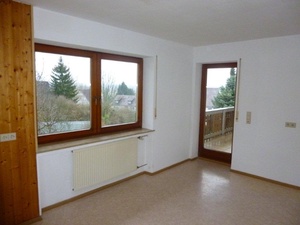 Sonnige 4-Zimmer-Wohnung mit Ausblick und Balkon zu vermieten 667024